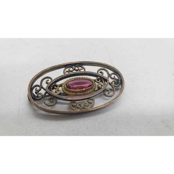 Vintage Filigree Brooch Oval Brass Ornate Scroll Ruby Red Glass Stone Antique - Picture 5 of 5